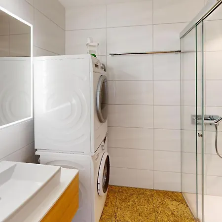Ueber Den Daecher Von Homestay *